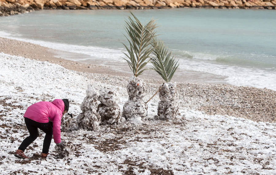 Nieve en las playas de la Marina