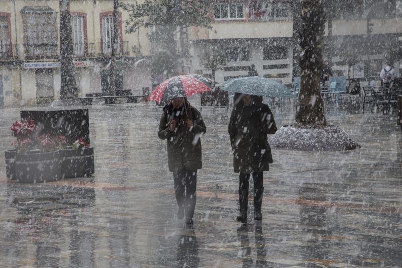 Los copos de nieve le cambian la cara a Cartagena