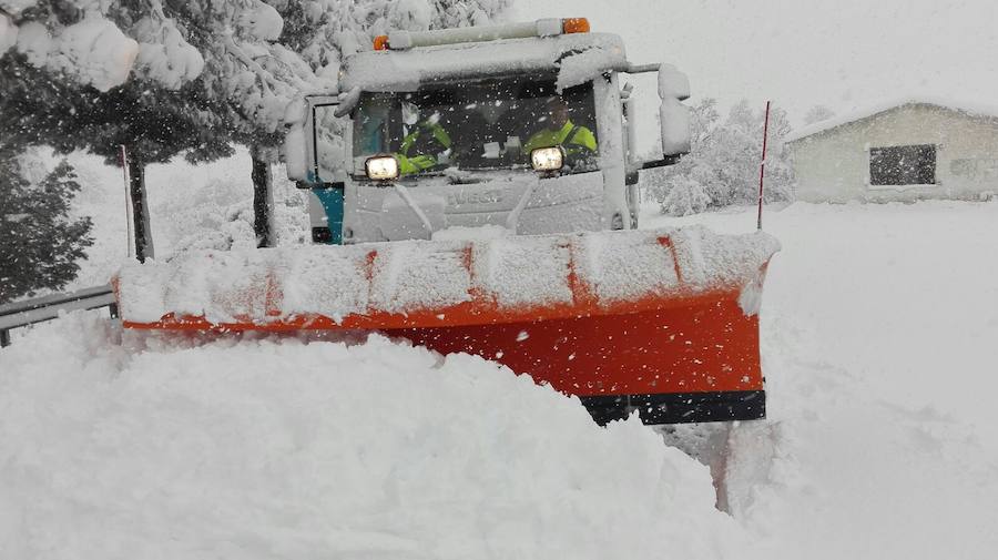 Intensas nevadas en los pueblos del interior