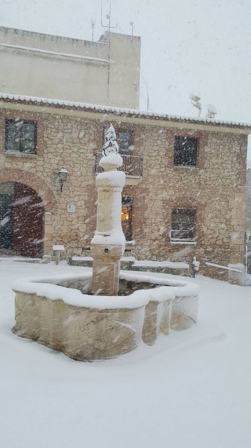 Intensas nevadas en los pueblos del interior