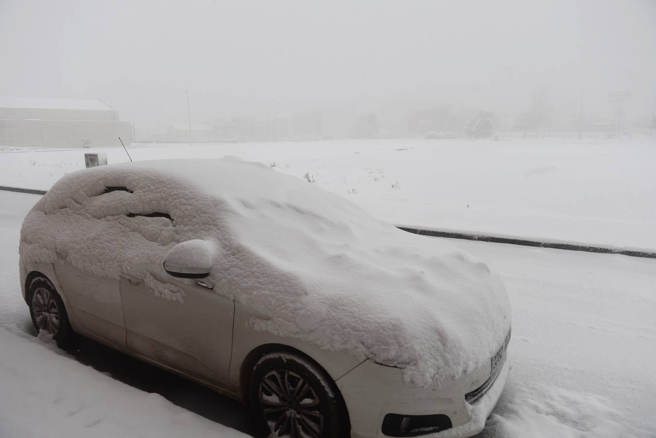 La nieve lleva el caos a las carreteras