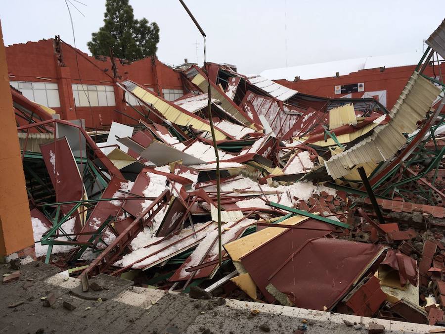Así ha quedado el pabellón deportivo de Cehegín tras el derrumbe