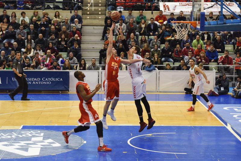 El UCAM, sin opciones ante el Baskonia (71-92)