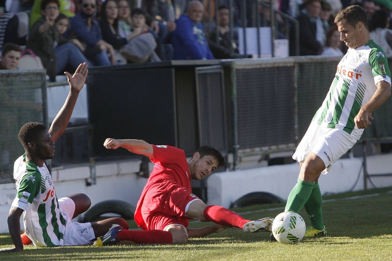 El Lorca suma y sigue en la cima