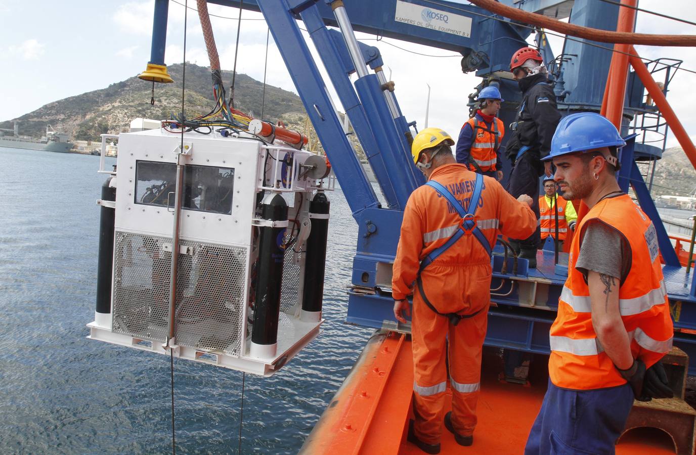 Diez horas sumergidos en la terminal