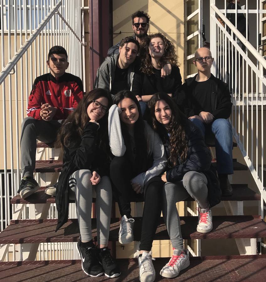 The Fables. David Francisco Martínez, Andrea Abril, María González, Raúl Wipf, Alejandro Ferrer, María del Carmen García y su tutor, Pedro Rubio.