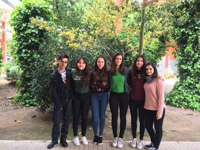 Los Cazanoticias. Patricia Villa, Purificación Rodríguez, Nerea Herrero, Celia Herrero, José Antonio López y María José Hellín. Tutora: Manuela Bleda.