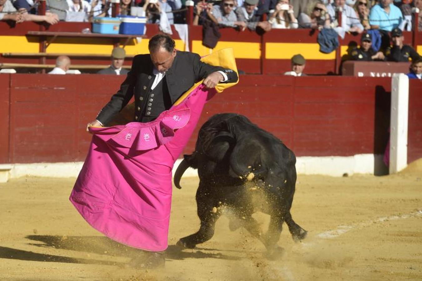 Toreros y solidaridad triunfan en el festival contra el cáncer