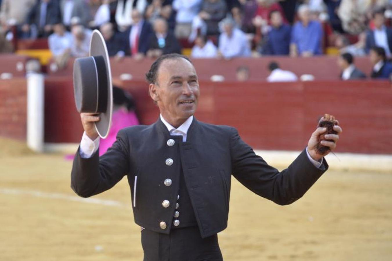 Toreros y solidaridad triunfan en el festival contra el cáncer