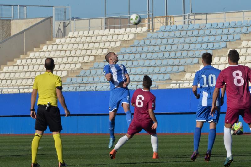 El Jumilla pone el primer puesto interesante (2-2)