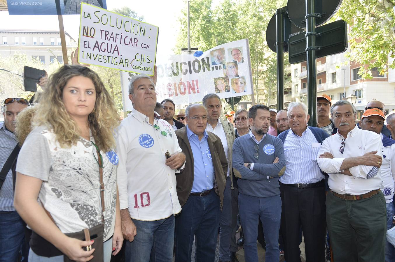 Miles de personas se manifiestan en favor del Mar Menor y la agricultura