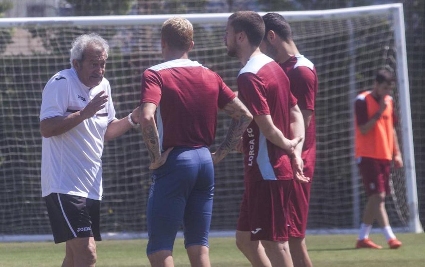 David Vidal dirige su primer entrenamiento con el Lorca