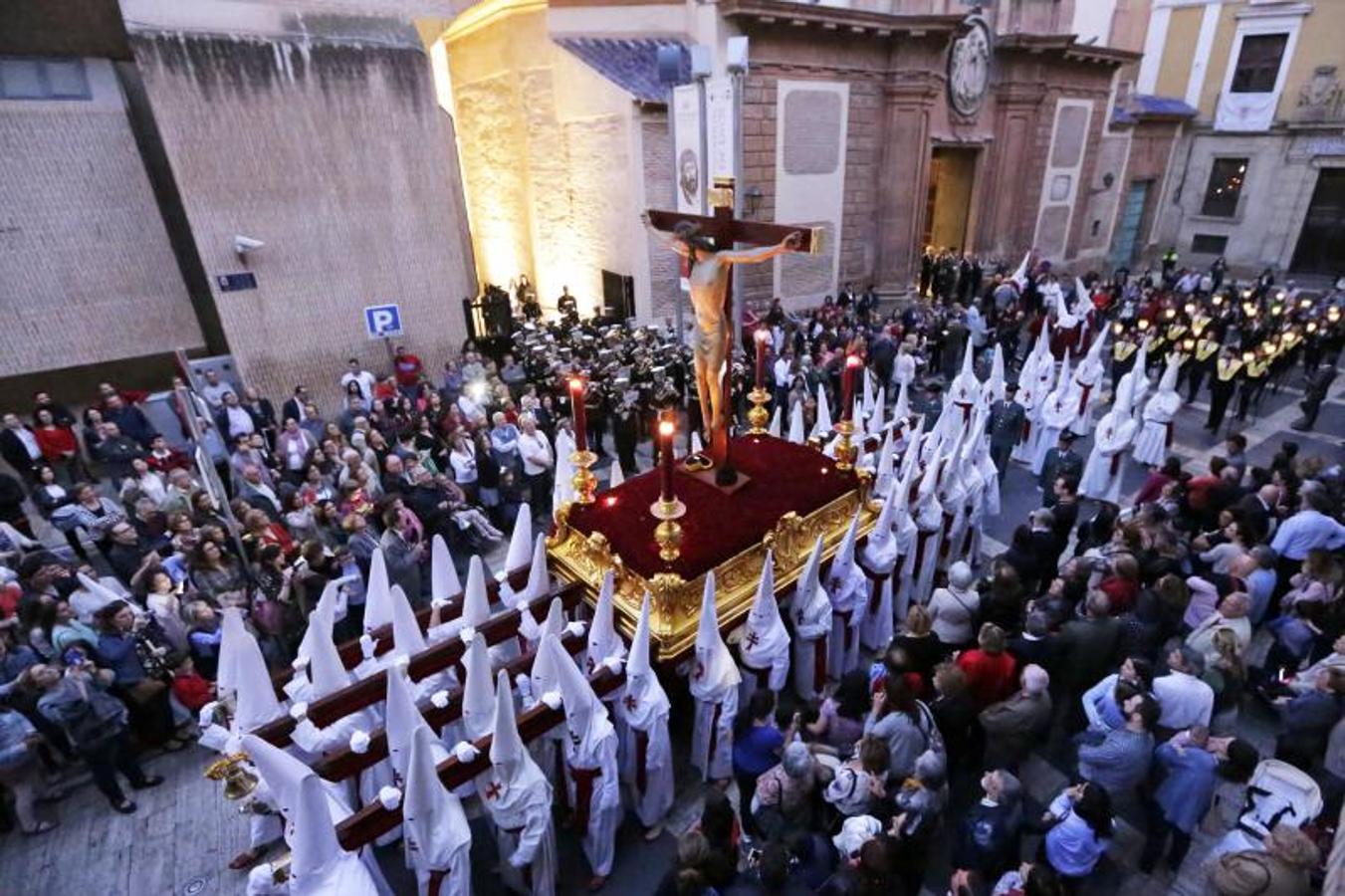 El Cristo de la Salud impone solemnidad en las calles de Murcia