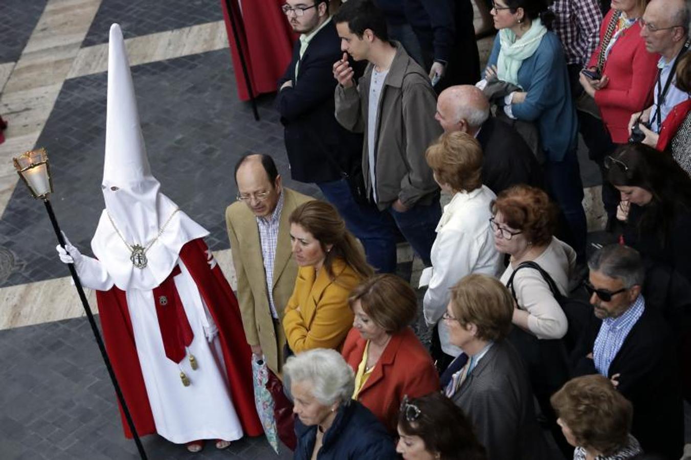 El Cristo de la Salud impone solemnidad en las calles de Murcia