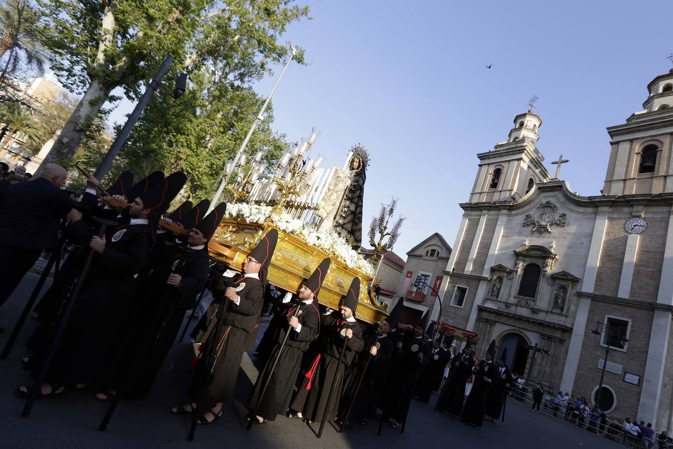 La Sangre se tiñe de negro