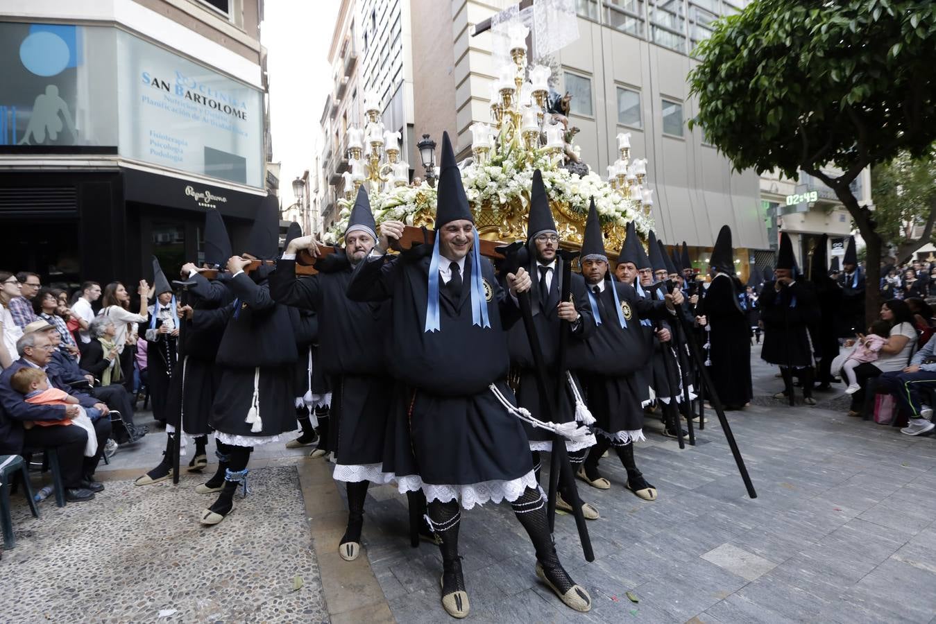 Servitas procesiona en la tarde del Viernes Santo murciano