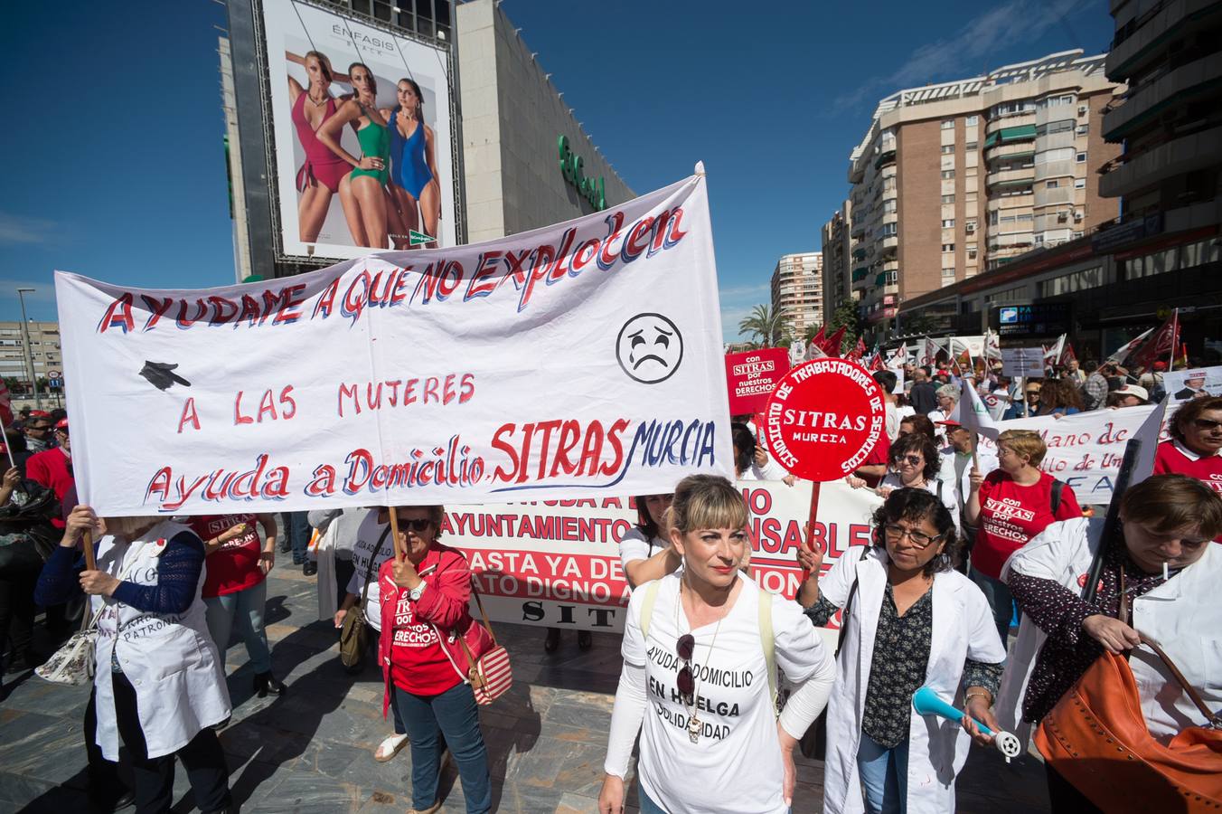 Trabajadores y sindicatos salen a la calle contra la precariedad