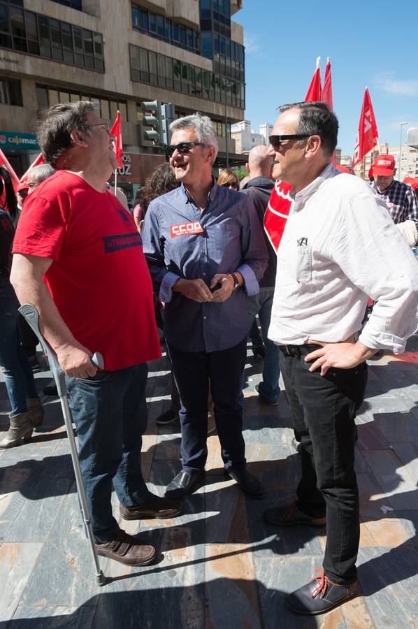 Trabajadores y sindicatos salen a la calle contra la precariedad