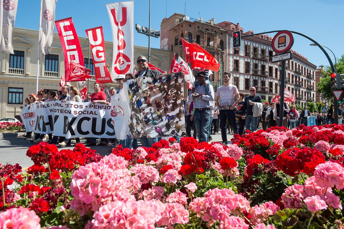 Trabajadores y sindicatos salen a la calle contra la precariedad