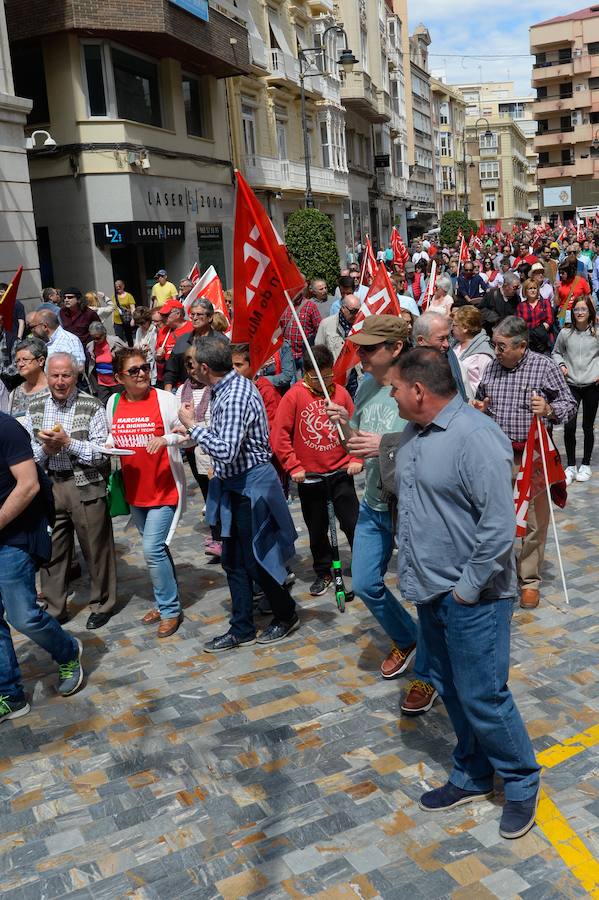 Trabajadores y sindicatos salen a la calle contra la precariedad