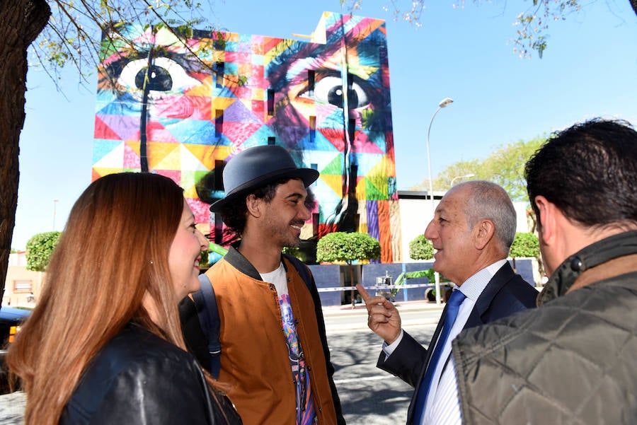 Kobra finaliza el grafiti de Salvador Dalí