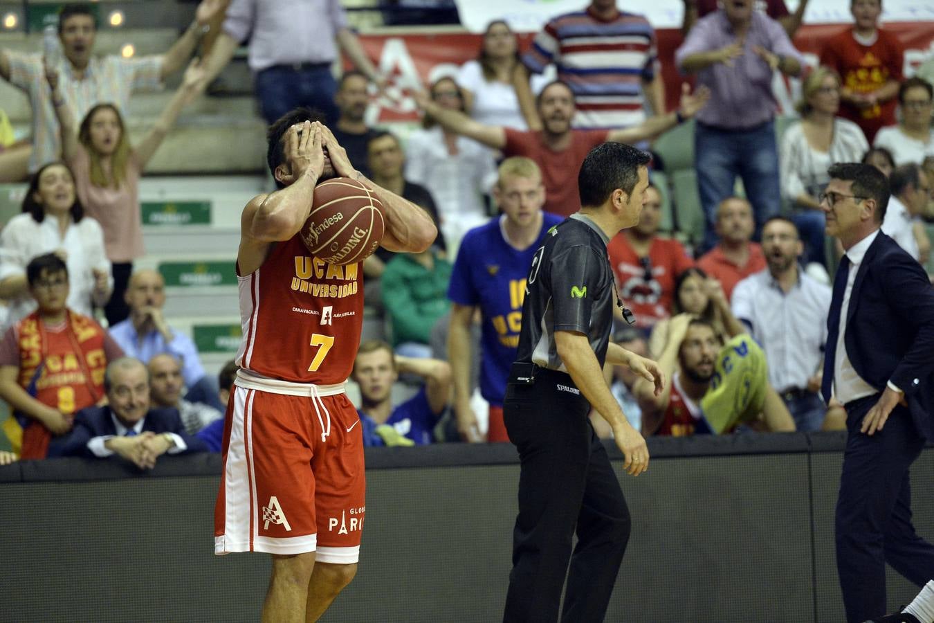 Inmerecida derrota del UCAM en su despedida