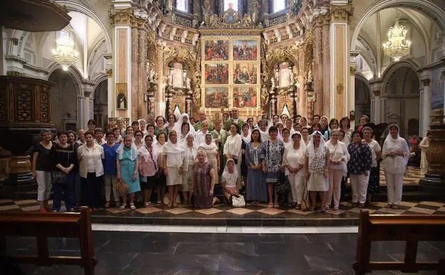 Un grupo de 70 mujeres vírgenes de toda España celebra en Valencia la "renovación de su propósito"