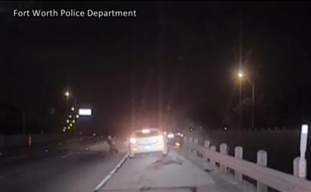Un conductor borracho arrolla a un vehículo y un policía en un control rutinario en Estados Unidos