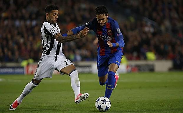 Neymar y Dani Alves.