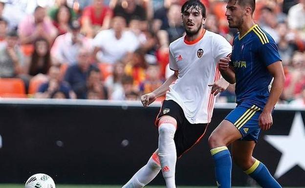 Eugeni en un partido del 'playoff' de ascenso contra el Celta de Vigo B.