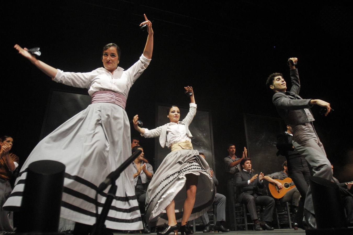 El corazón de la mina Agrupa Vicenta en La Unión fue ayer el escenario del recital de cante que ofreció la ganadora de la última edición del Cante de las Minas, la malagueña Antonia Contreras. El Ballet Flamenco de Andalucía cierra las galas de la 57ª edición del Festival