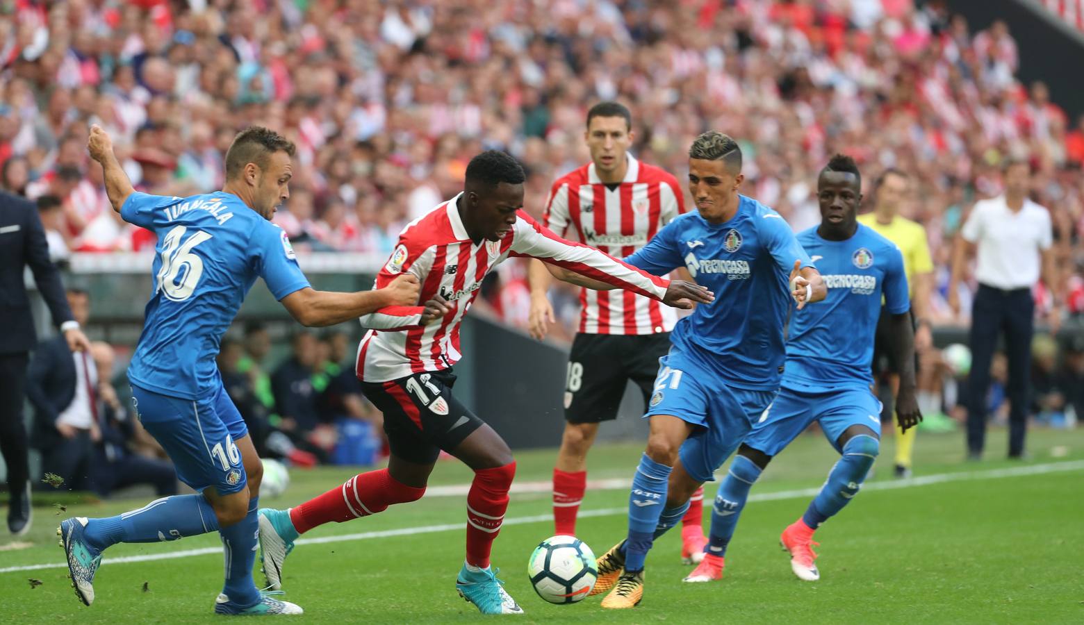 Las mejores imáganes del partido de la primera joranda de Liga entre el Athletic y el Getafe, en San Mamés.