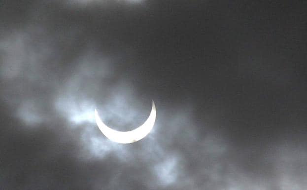 Eclipse anular en el año 2005 visto desde Cartagena.