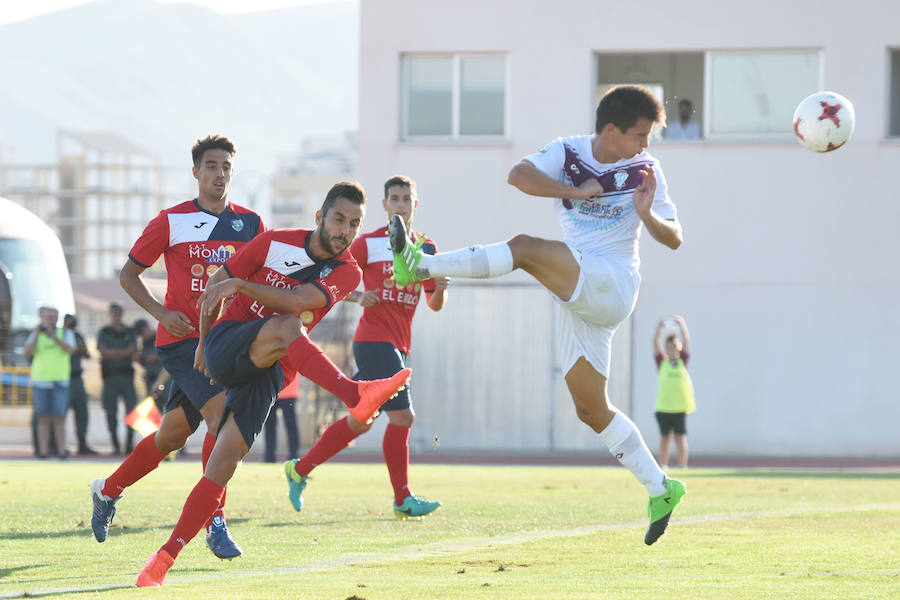 Giafranco, portero de El Ejido, desbarató numerosas ocasioens de gol locales y fue el mejor del partido