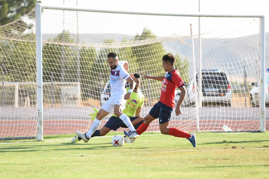 Giafranco, portero de El Ejido, desbarató numerosas ocasioens de gol locales y fue el mejor del partido