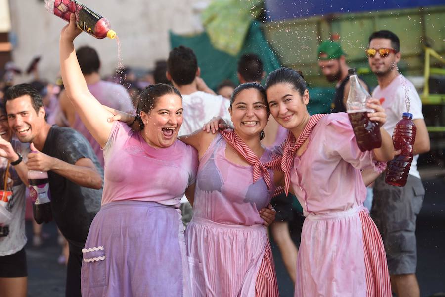 Las veinte peñas participantes repartieron 60.000 litros de caldo entre los asistentes