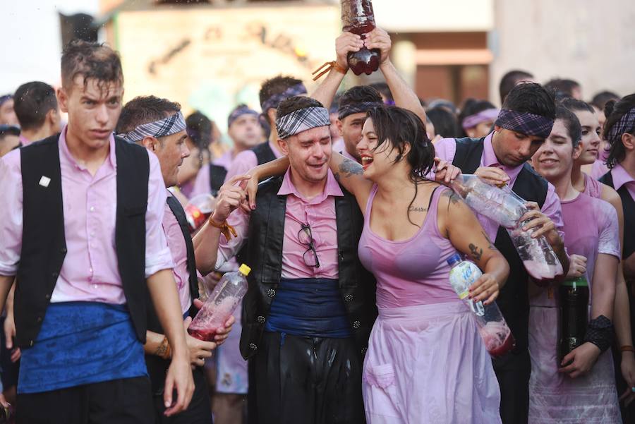 Las veinte peñas participantes repartieron 60.000 litros de caldo entre los asistentes