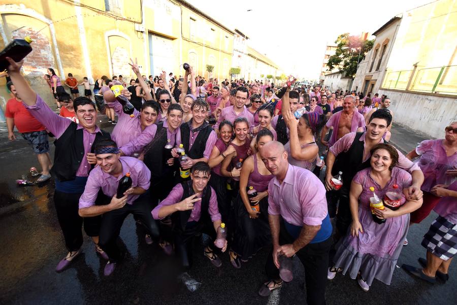 Las veinte peñas participantes repartieron 60.000 litros de caldo entre los asistentes
