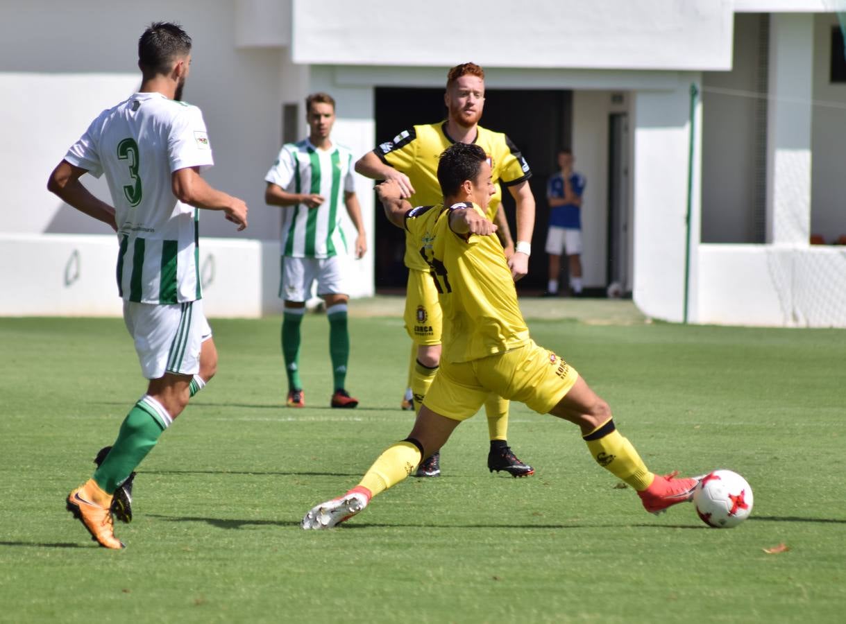 El equipo de Palomeque, que siguió el partido desde la grada, se vino abajo en la segunda mitad de un encuentro que comenzó ganando