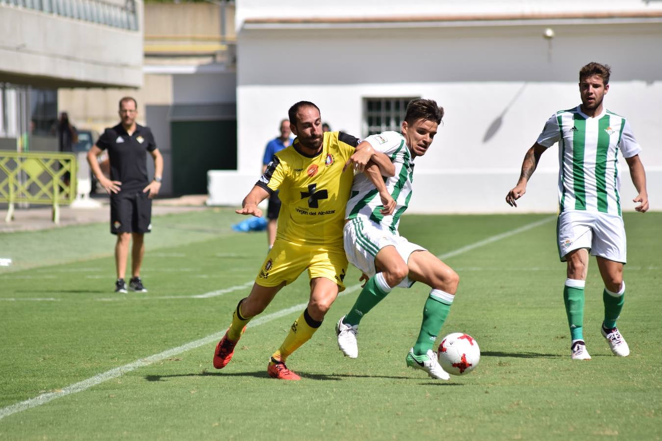 El equipo de Palomeque, que siguió el partido desde la grada, se vino abajo en la segunda mitad de un encuentro que comenzó ganando