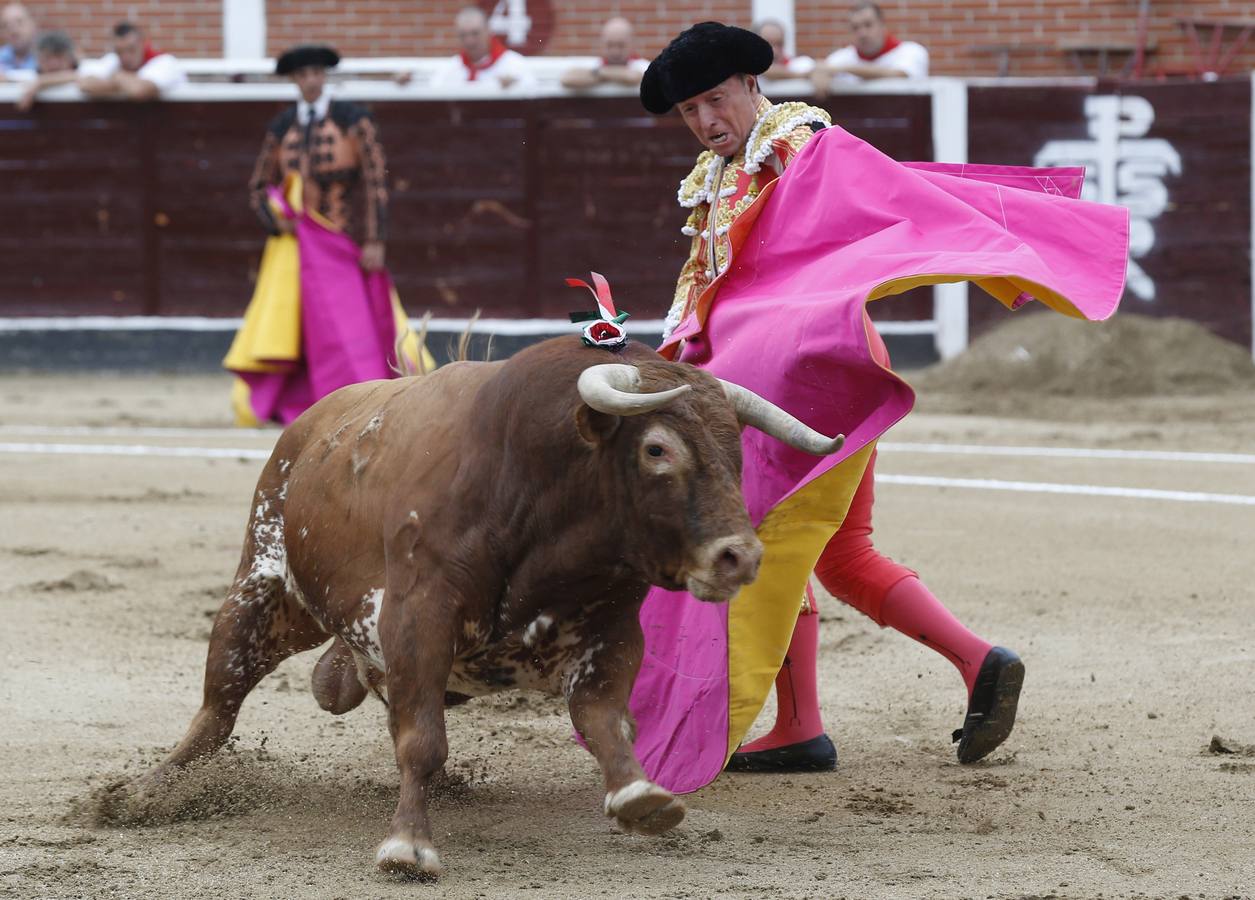 El diestro cartagenero faenó en San Sebastián de los Reyes, una localidad al norte de Madrid donde vivió de niño y aprendió a torea