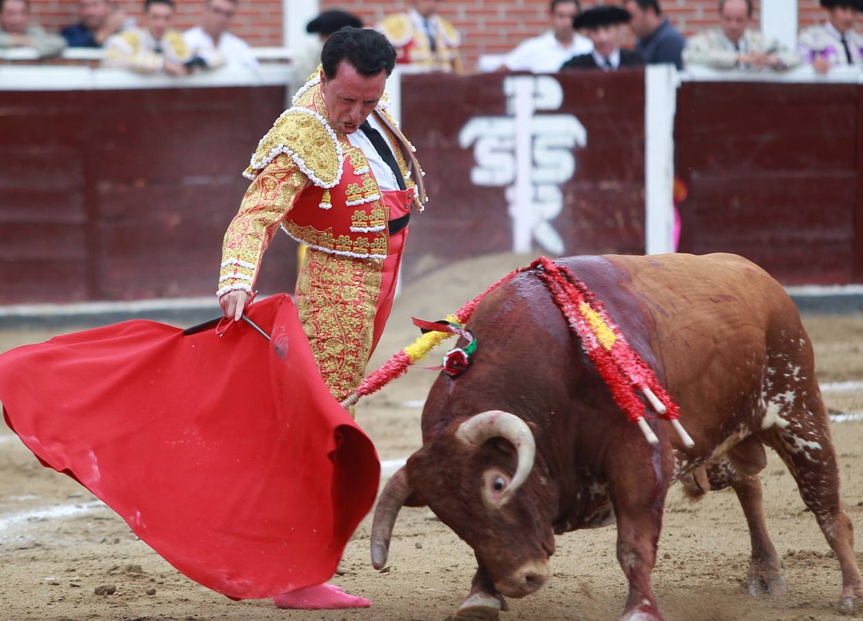 El diestro cartagenero faenó en San Sebastián de los Reyes, una localidad al norte de Madrid donde vivió de niño y aprendió a torea