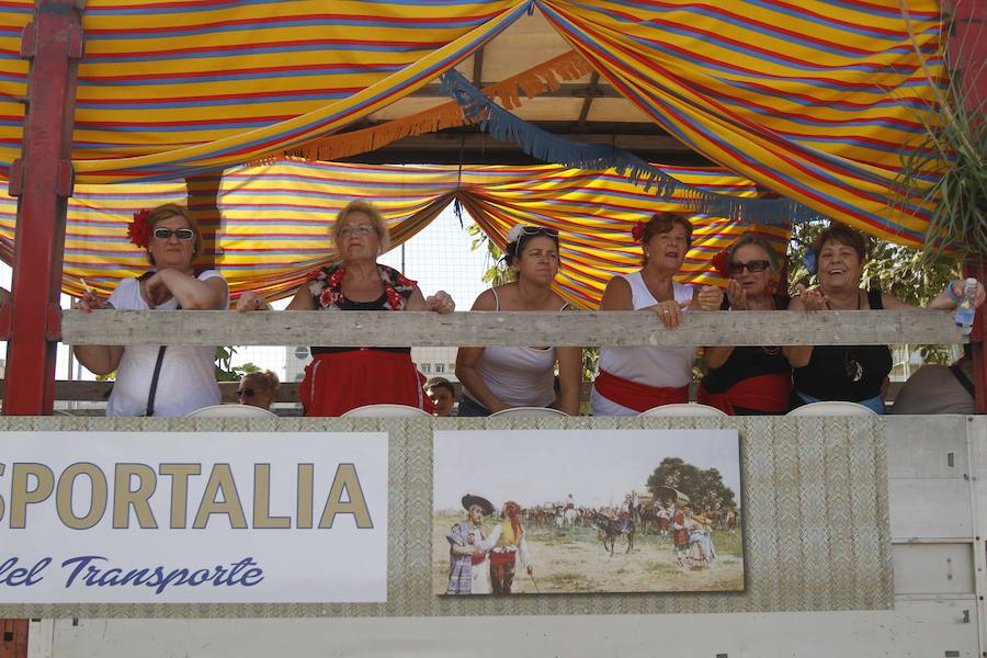 El copatrón de Cartagena desde hace 340 años, San Ginés, y la imagen de la Virgen del Pasico avanzaron juntos, en una carroza tirada por dos caballos, desde la ermita de esta localidad a la iglesia parroquial