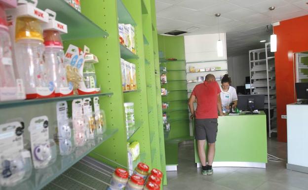 Interior de una farmacia en Murcia.