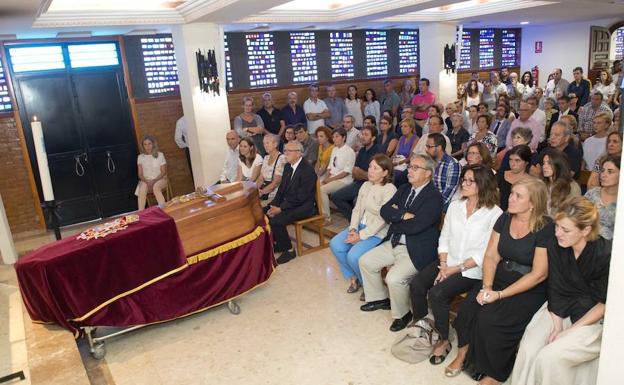 Funeral de Juan Carrión en el Tanatorio Estavesa.