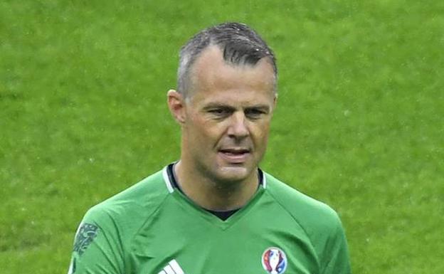 Bjorn Kuipers, árbitro holandés que pitará el España-Italia. 