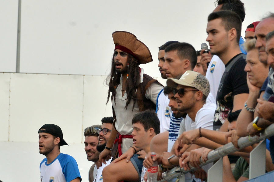 En un partido marcado por el mal estado del césped y las lesiones, el equipo de Curro Torres logra un punto frente a uno de los grandes equipos de la categoría