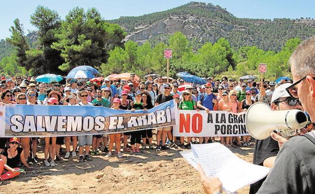 Manifestación en contra de instalar una granja porcina en el Arabí del pasado mes de julio. 