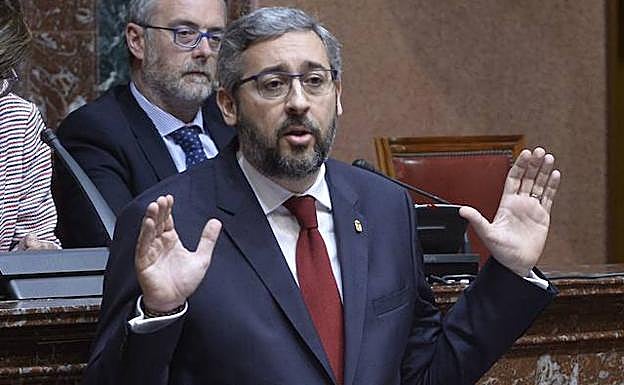 El portavoz del Grupo Parlamentario Popular, Víctor Manuel Martínez.