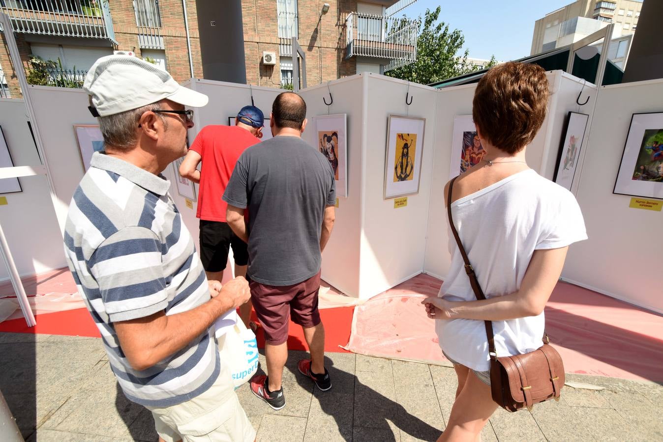 Decenas de ilustradores se dan cita en los talleres de dibujo y exposiciones de la primera edición del 'Cómic Day'